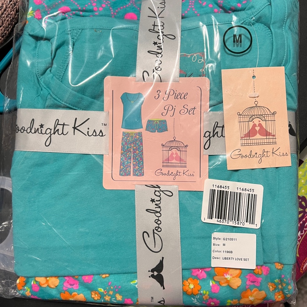 Women pajamas medium size Brand New